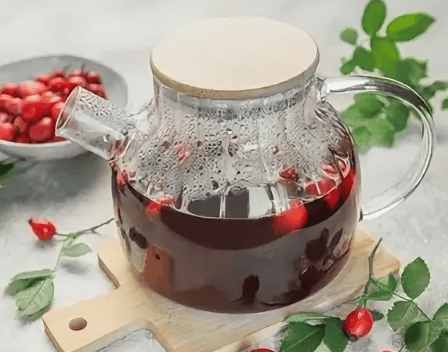 Фото Чай с шиповником и клубникой 